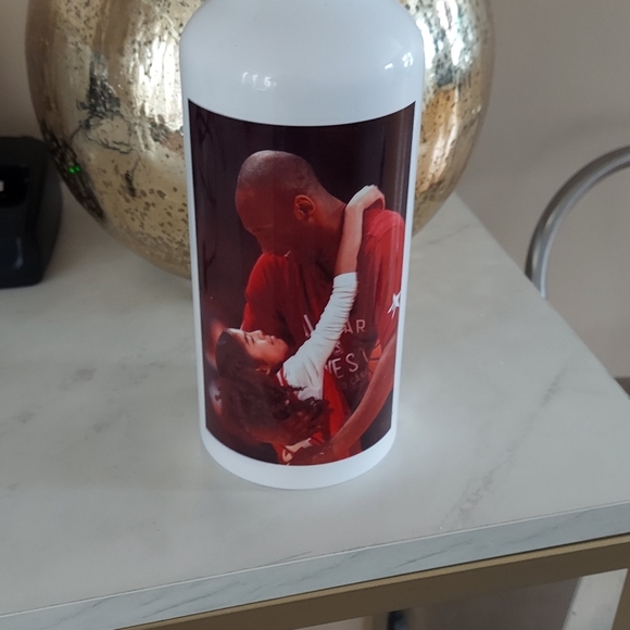 Kobe and Gianna Flask - Picture 4 of 5